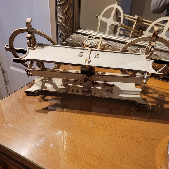 Antique ESKA 5k cast iron scale and brass weights. - Picture 12 of 16